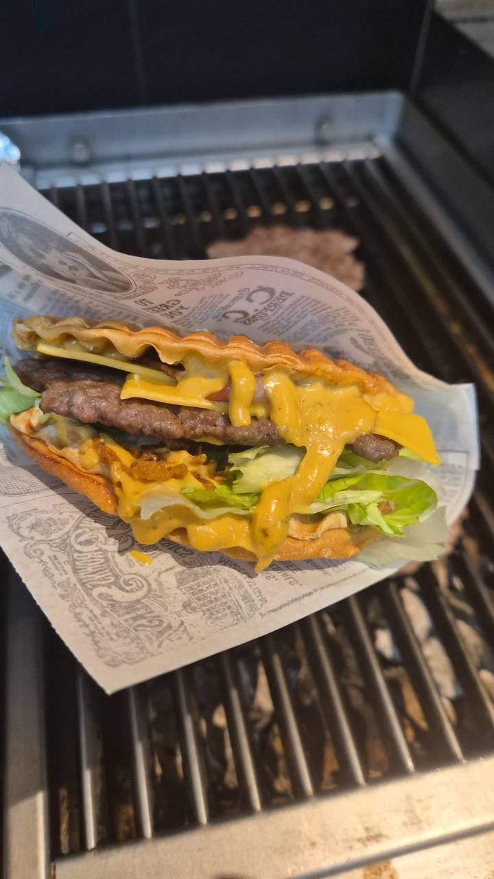 Burger grillé au cheddar